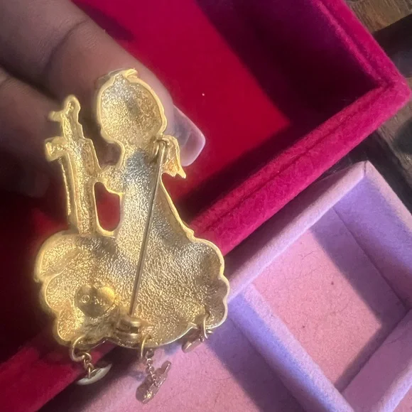 Precious Moments vintage signed Gods promises are sure brooch/goldtone/dangle - Picture 4 of 4